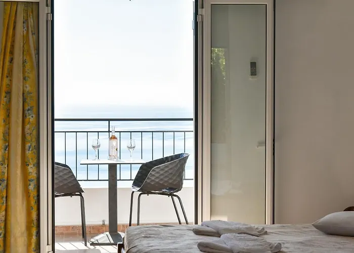 Spyridoula Aparthotel Lourdata (Kefalonia)