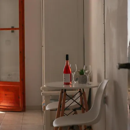 Ξενοδοχείο με διαμερίσματα σπυριδούλα Λουρδάτα